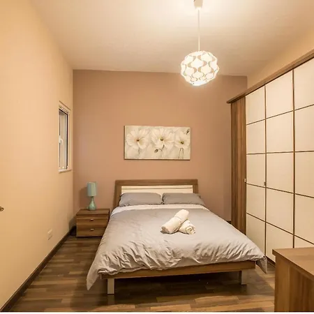 Bugibba Square Seaview 3 Bedroom Appartamento St. Paul's Bay