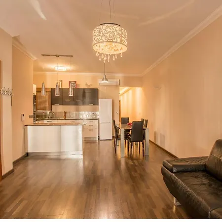 Bugibba Square Seaview 3 Bedroom * St. Paul's Bay