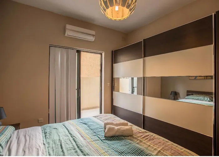 Bugibba Square Seaview 3 Bedroom * Σεντ Πόλς Μπέι